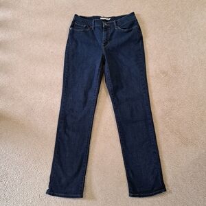 Levi's Classic Straight Jeans Women's Size 6 Blue Dark Wash Denim Straight Leg